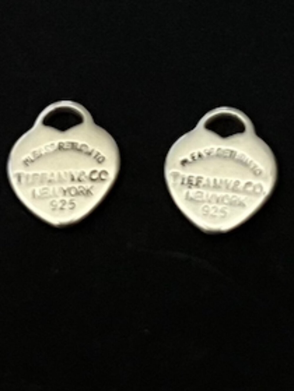 Tiffany & Co. 925 Sterling Silver Mini Heart Tag Charms Pair Set New York - Picture 3 of 3